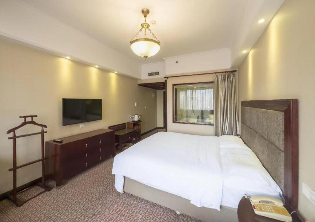 Chengdu Taihe International Hotel Exterior photo