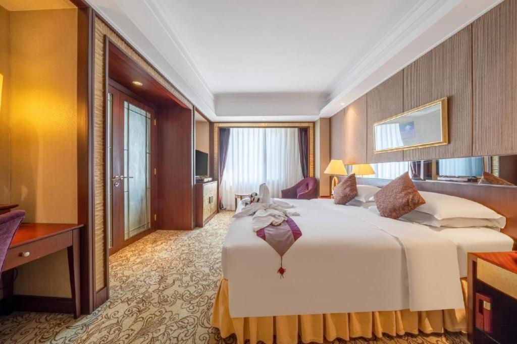 Chengdu Taihe International Hotel Exterior photo