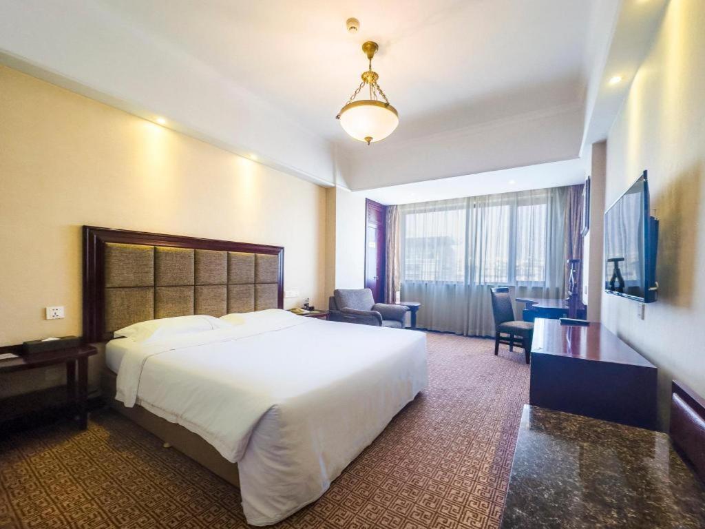 Chengdu Taihe International Hotel Exterior photo