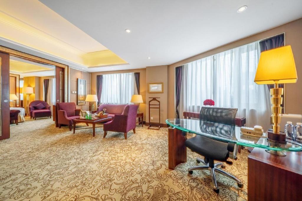 Chengdu Taihe International Hotel Exterior photo