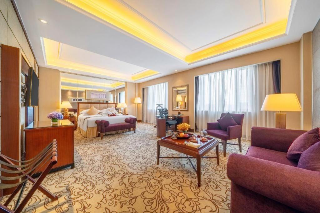 Chengdu Taihe International Hotel Exterior photo